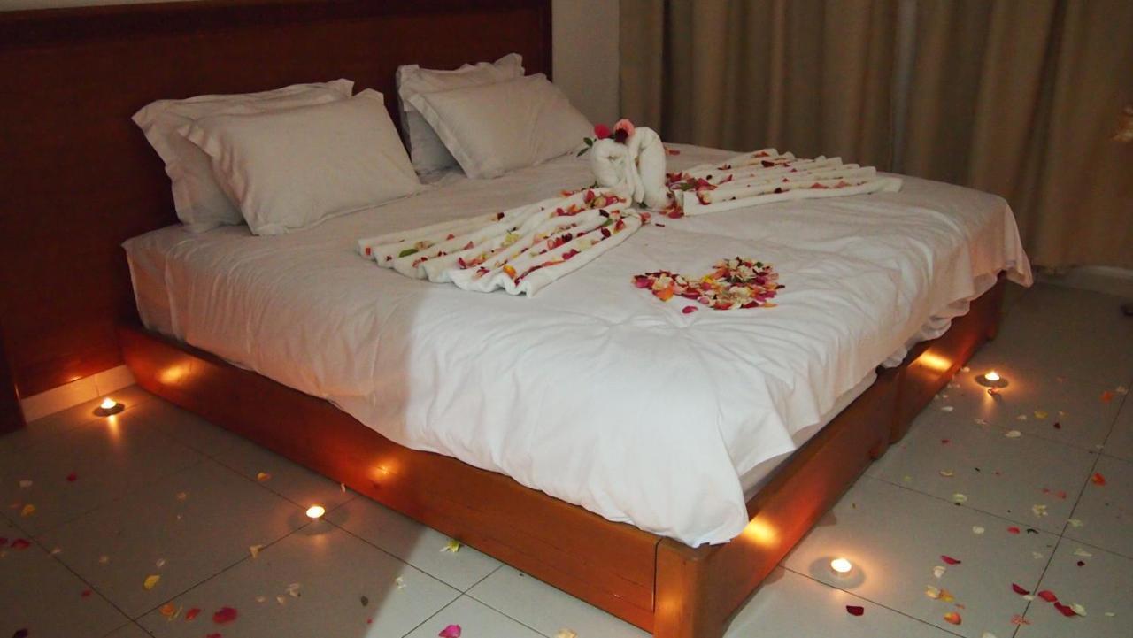 Hotel Zahrat Souss -อิเนซเกน ภายนอก รูปภาพ